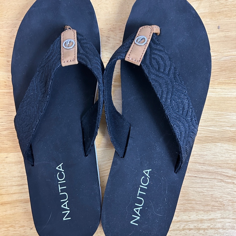 Nautica Black and Tan Sandals